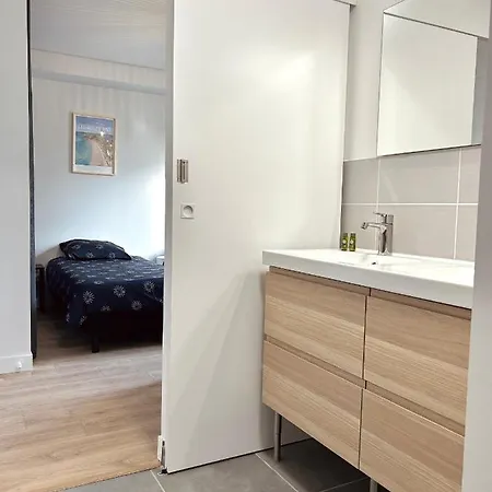 De Groupe Avec Piscine, Jacuzzi Et Vue Nature