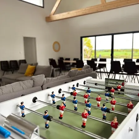 De Groupe Avec Piscine, Jacuzzi Et Vue Nature *