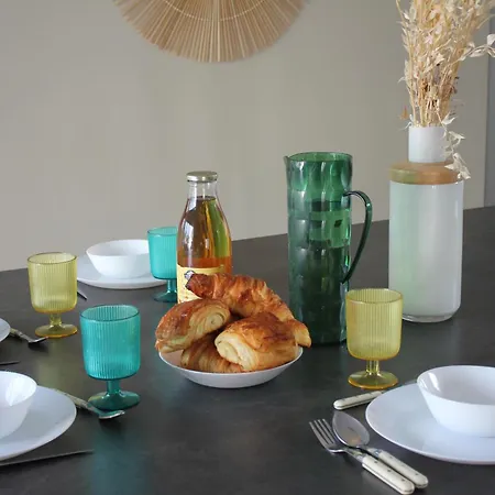 Villa De Groupe Avec Piscine, Jacuzzi Et Vue Nature
