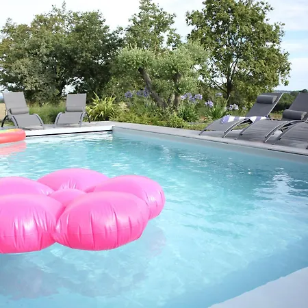 De Groupe Avec Piscine, Jacuzzi Et Vue Nature Pierric
