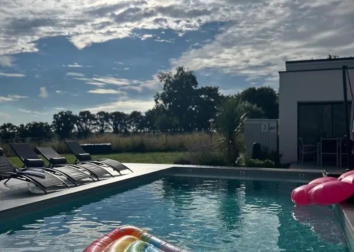 De Groupe Avec Piscine, Jacuzzi Et Vue Nature Villa Pierric