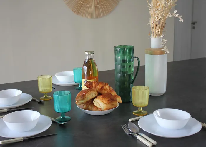 Villa De Groupe Avec Piscine, Jacuzzi Et Vue Nature